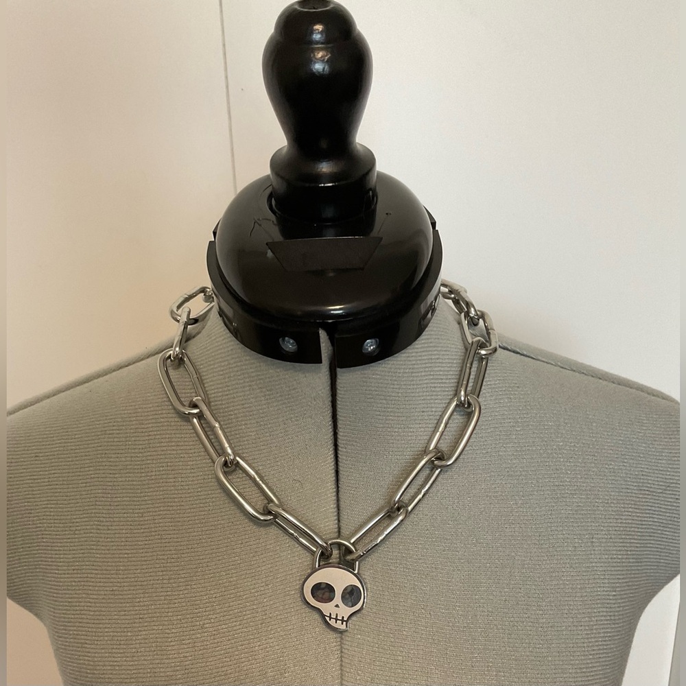 IGirl Skully chain